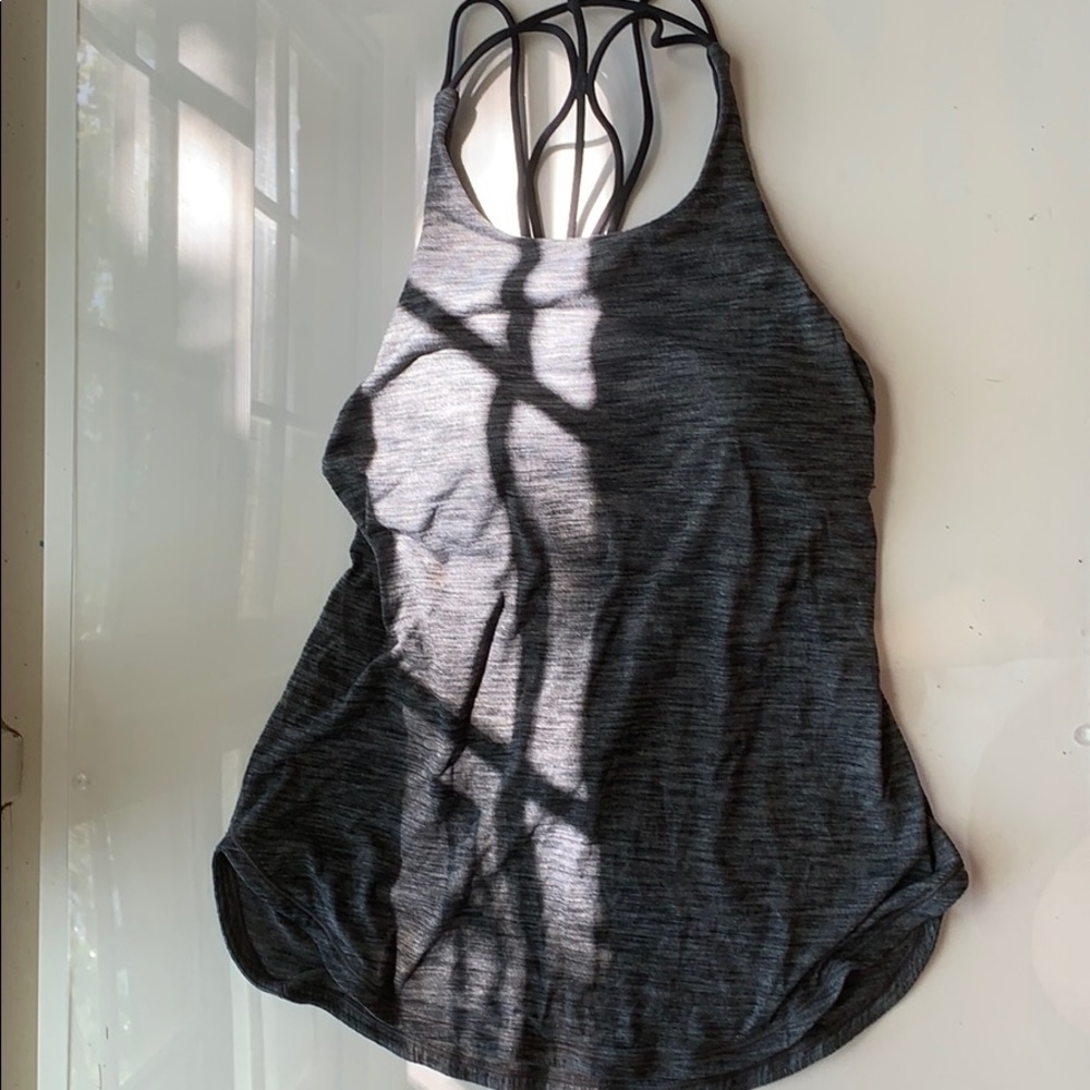 grey lululemon tank top with built in bra